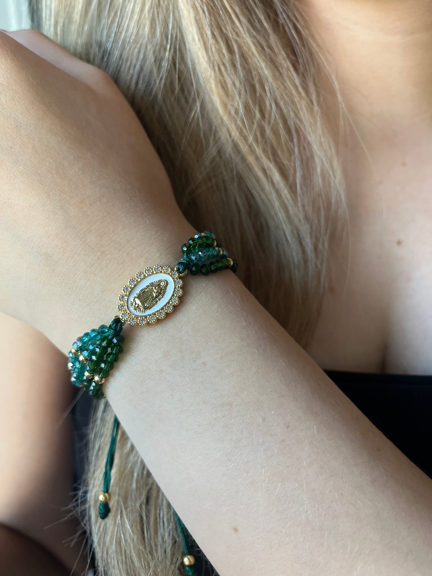 Pulseras de mostacilla con la Virgen de Guadalupe