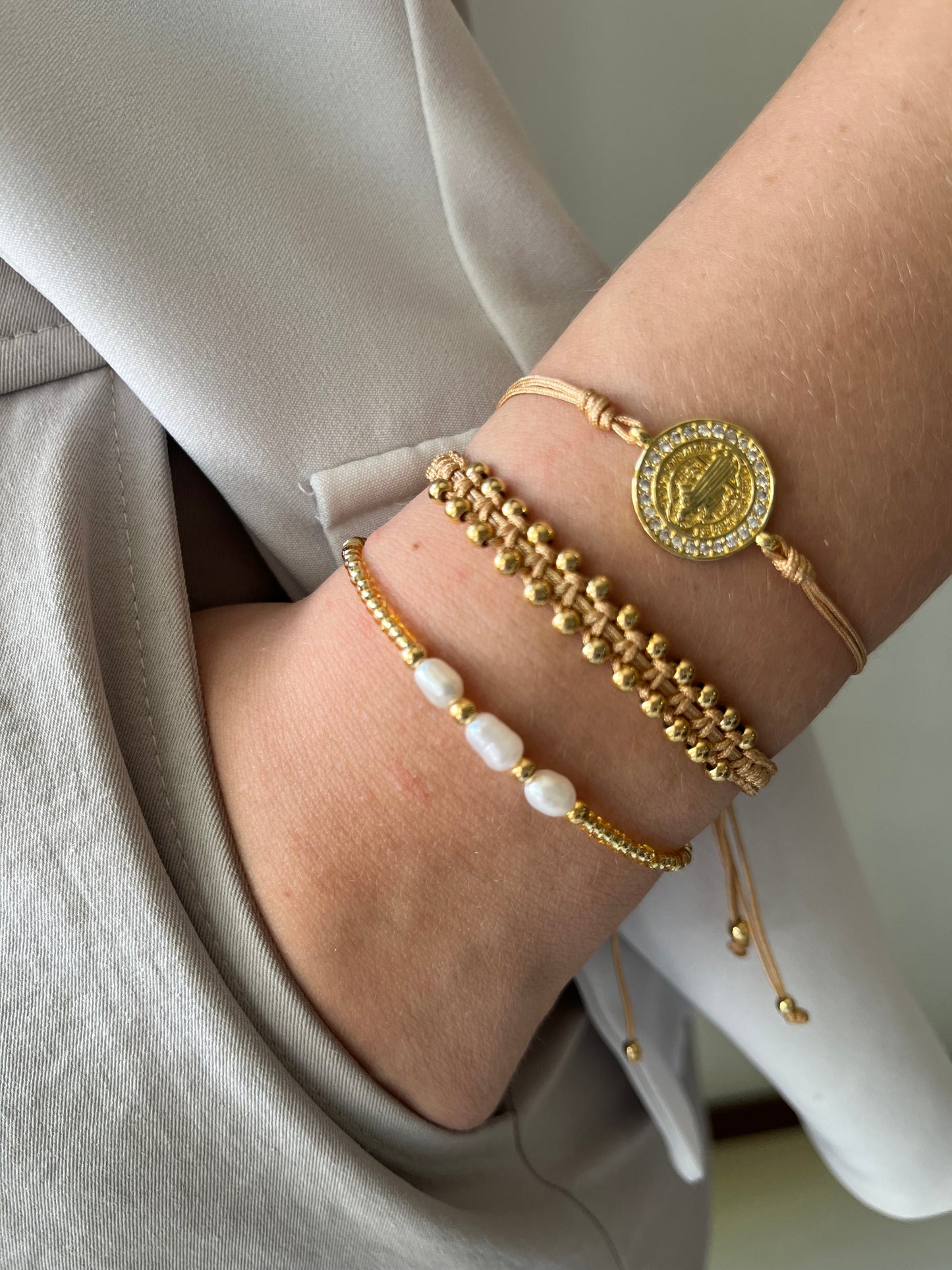 Pulsera triple de San Benito