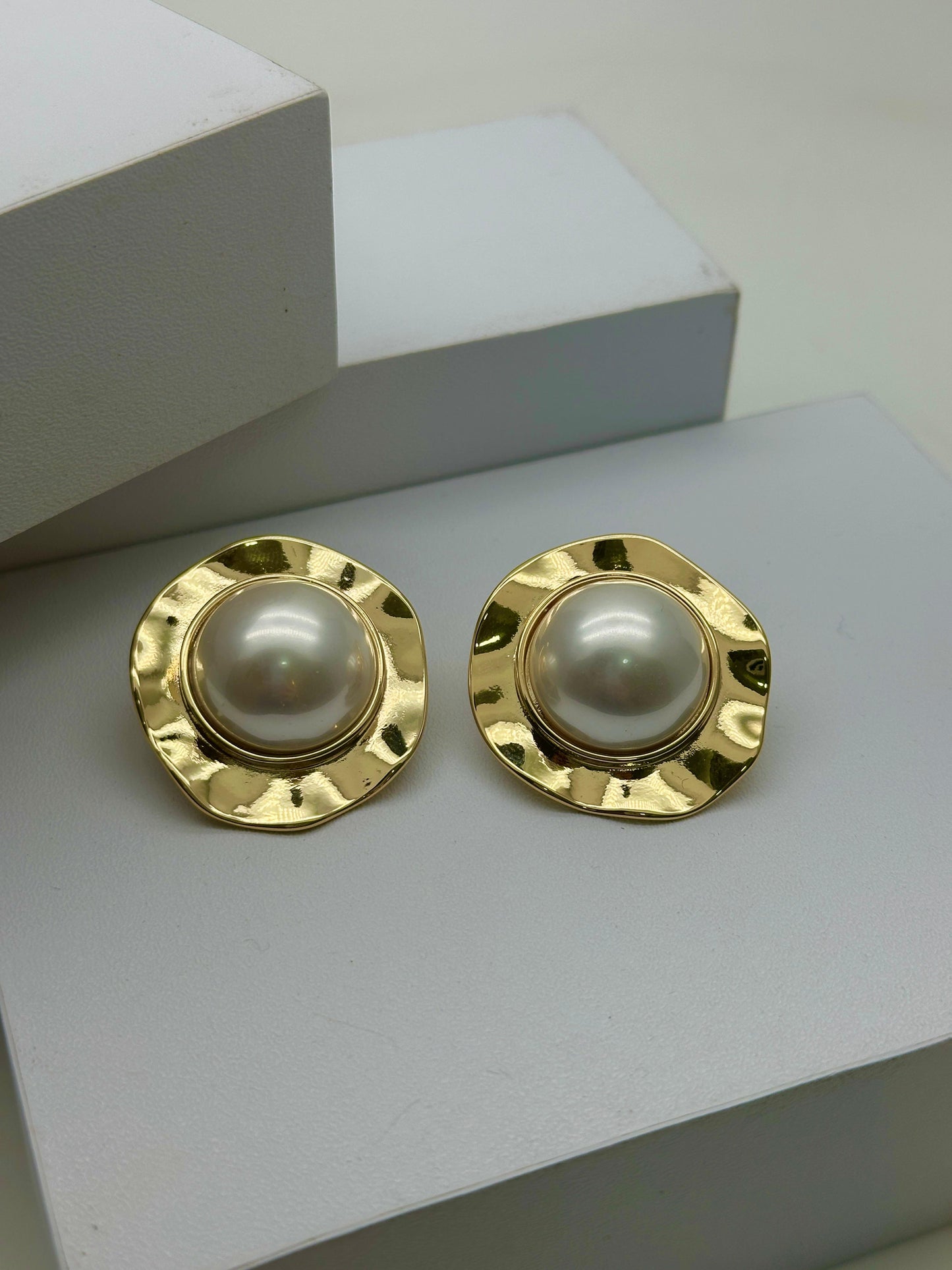 Arete con perla