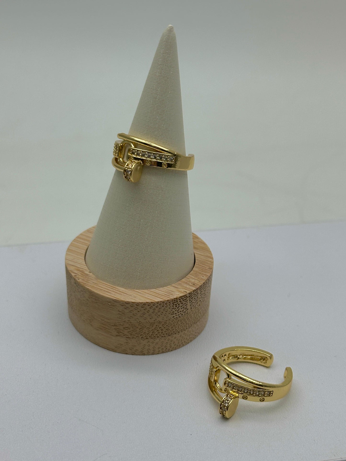 Anillo Clavo de C