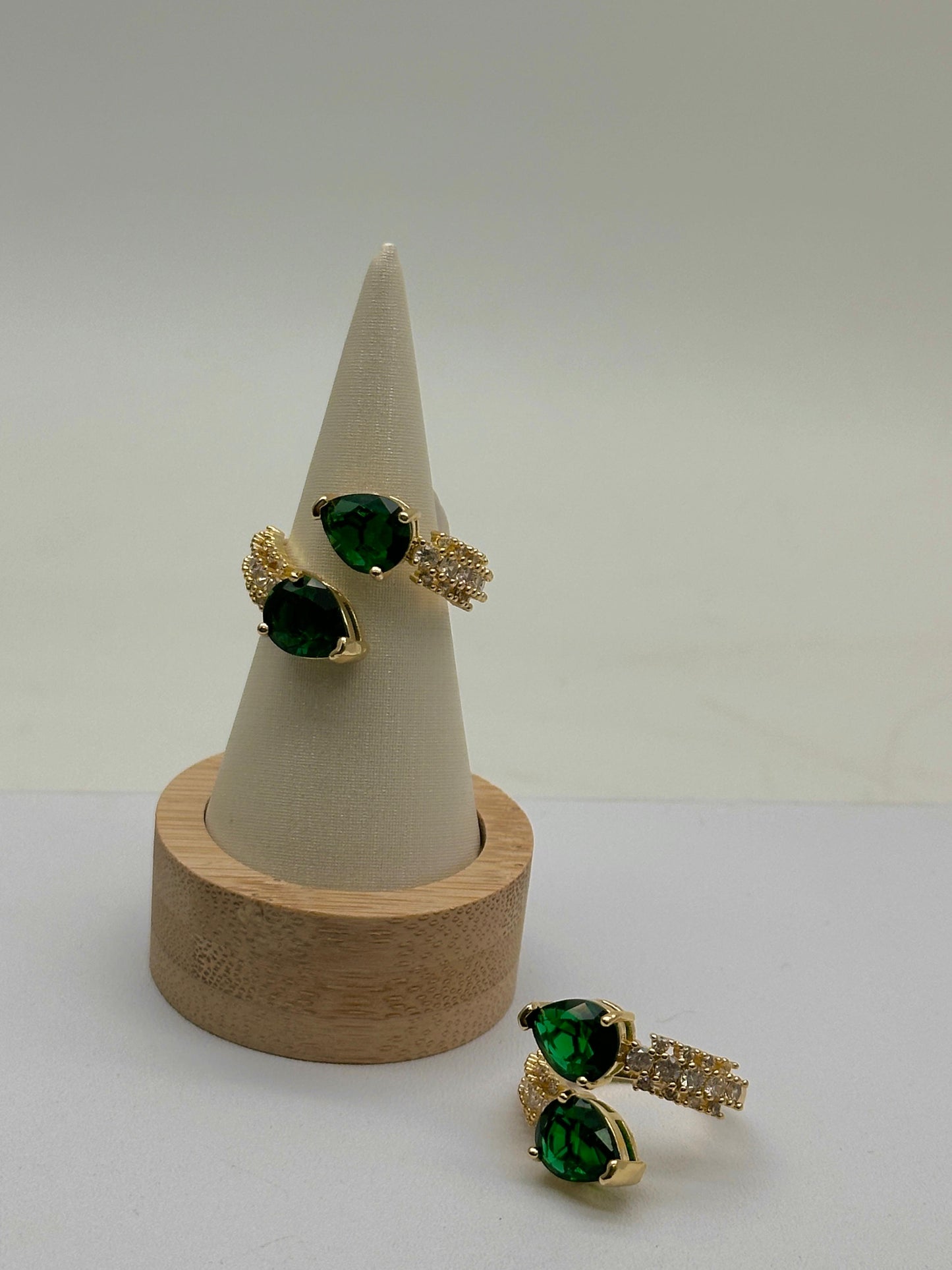 Anillo con Piedra Verde