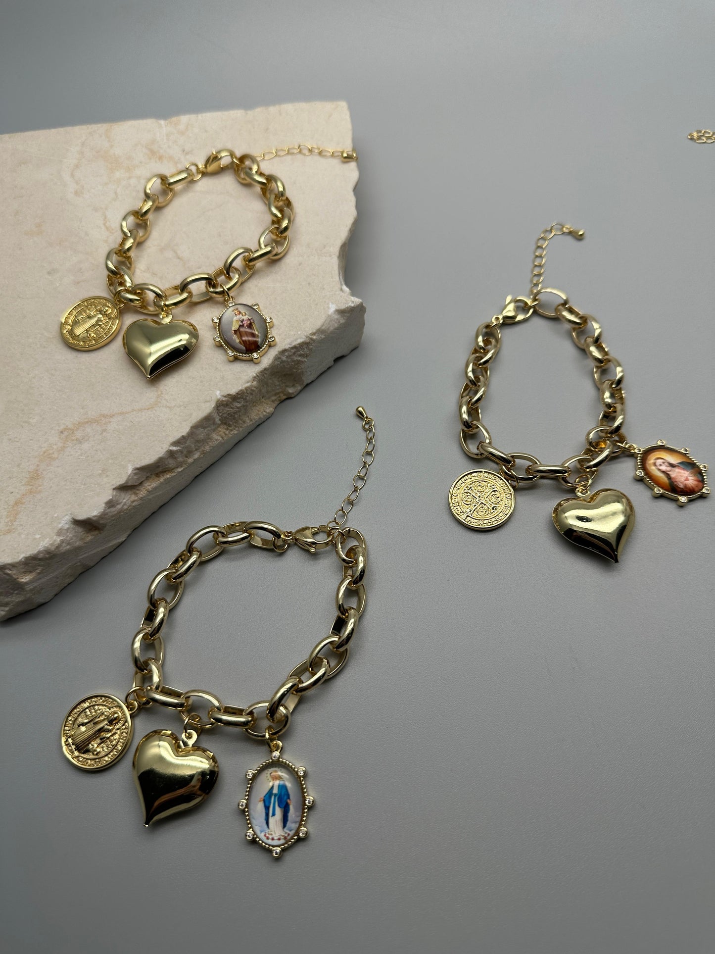 Pulsera de Corazon y dijes Religiosos