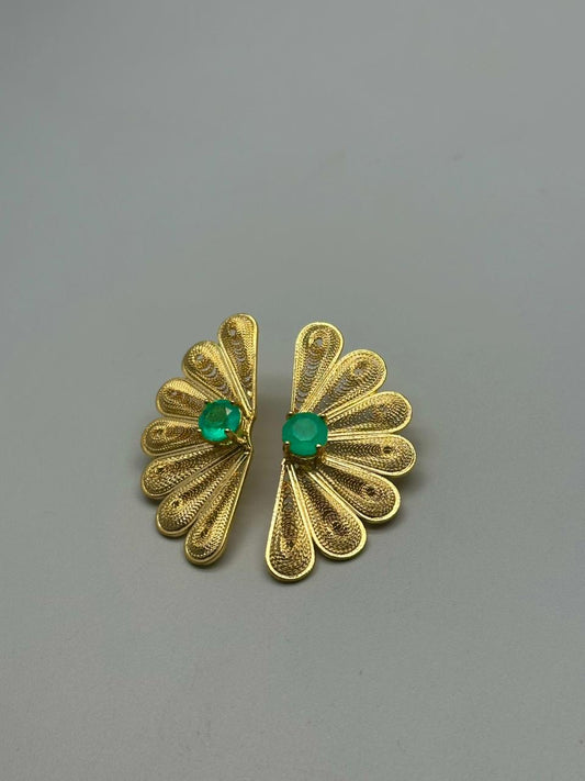 Arete en filigrana con Esmeralda de Laboratorio