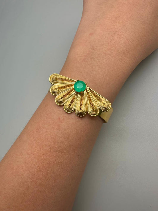 Brazalete en filigrana con Esmeralda de Laboratorio