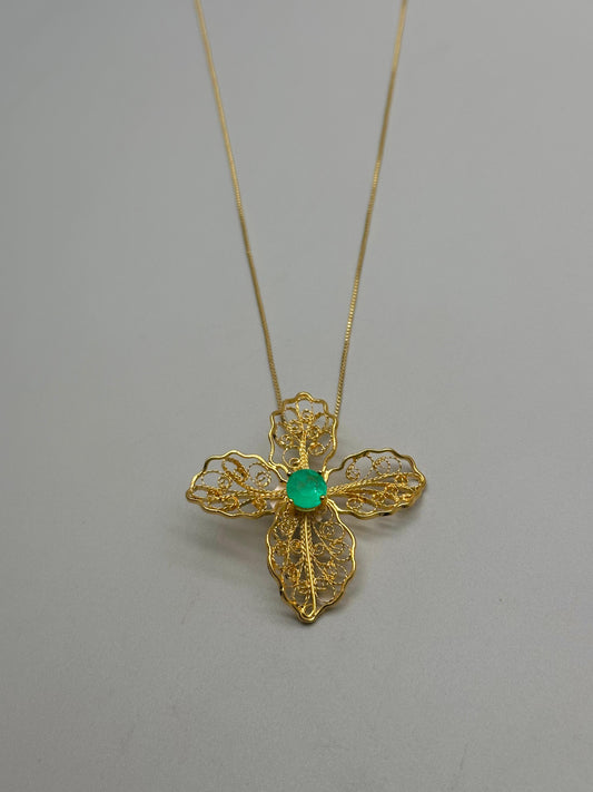 Dije en filigrana con Esmeralda de Laboratorio