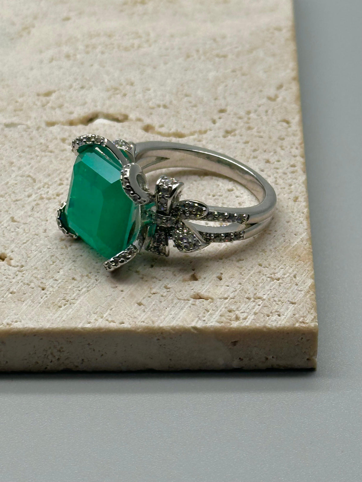 Anillo Minas Gerais Esmeralda Silver