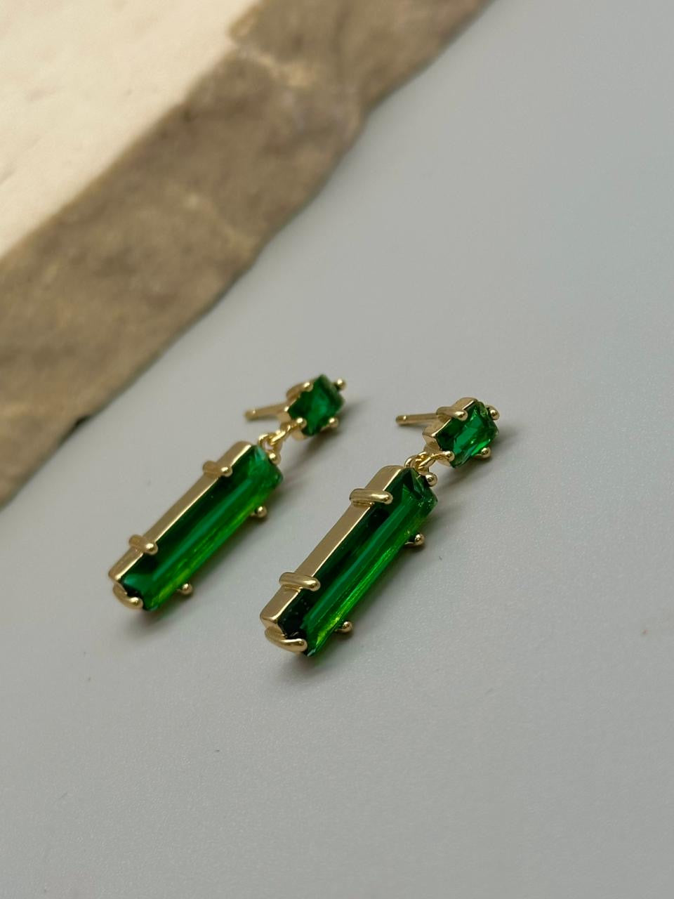 Aretes en piedras verdes