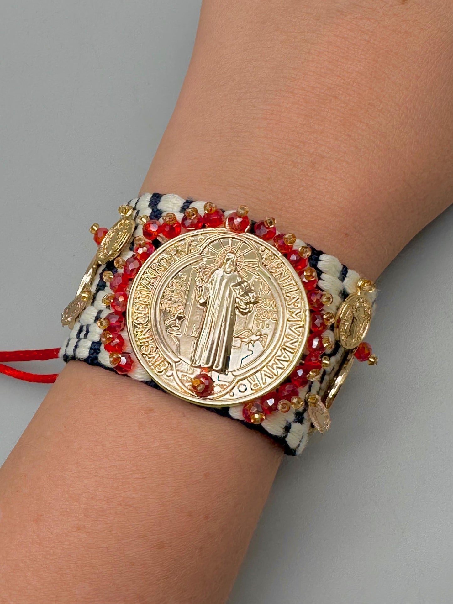 Pulseras de San Benito en crochet & cristal