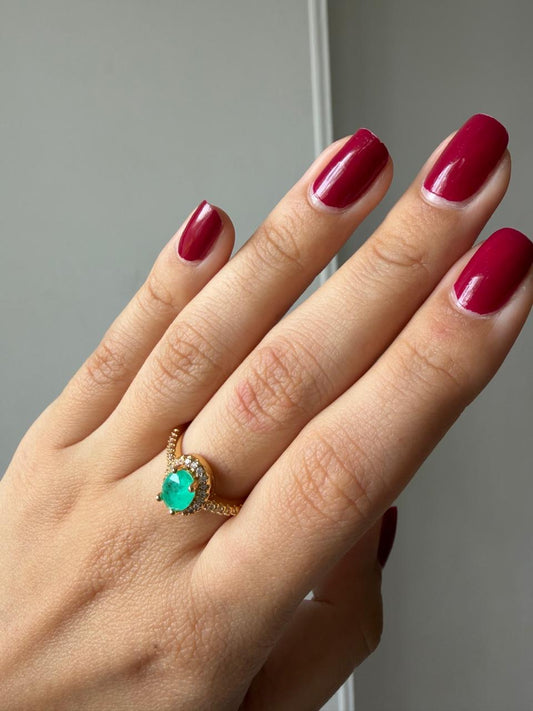 Anillo con esmeralda de laboratorio ovalado con Circones