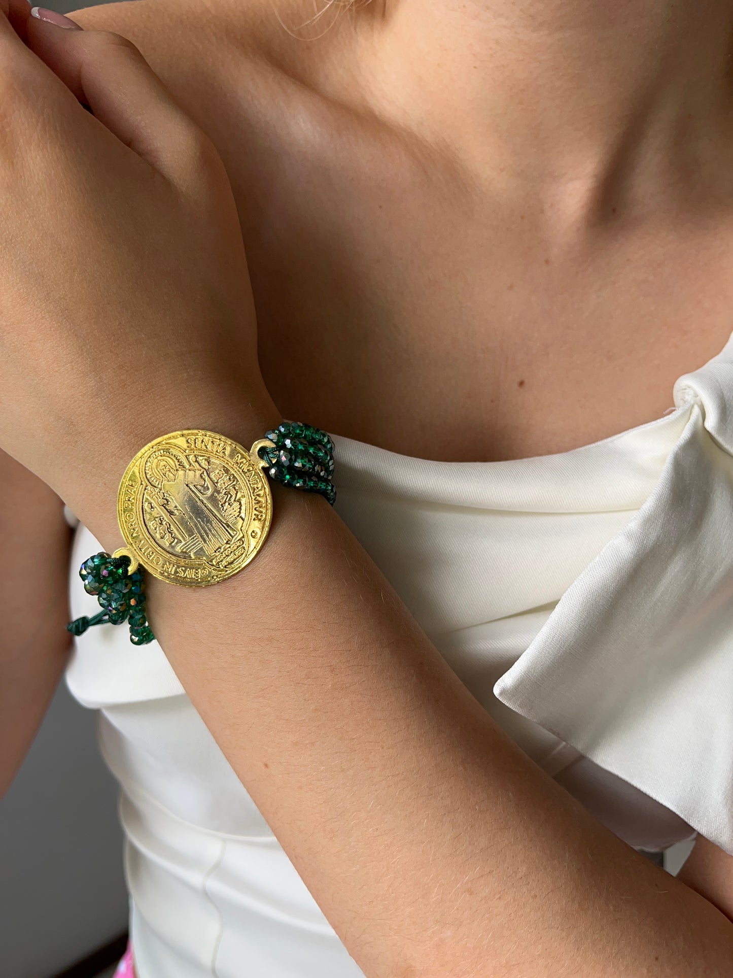 Pulsera con medalla en bronce