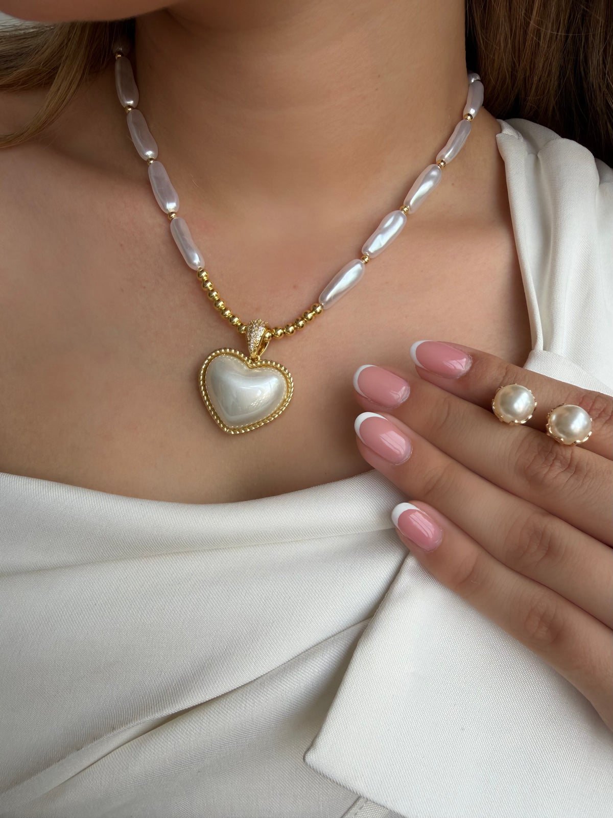 Collar en perla con dije de corazon (Copia)