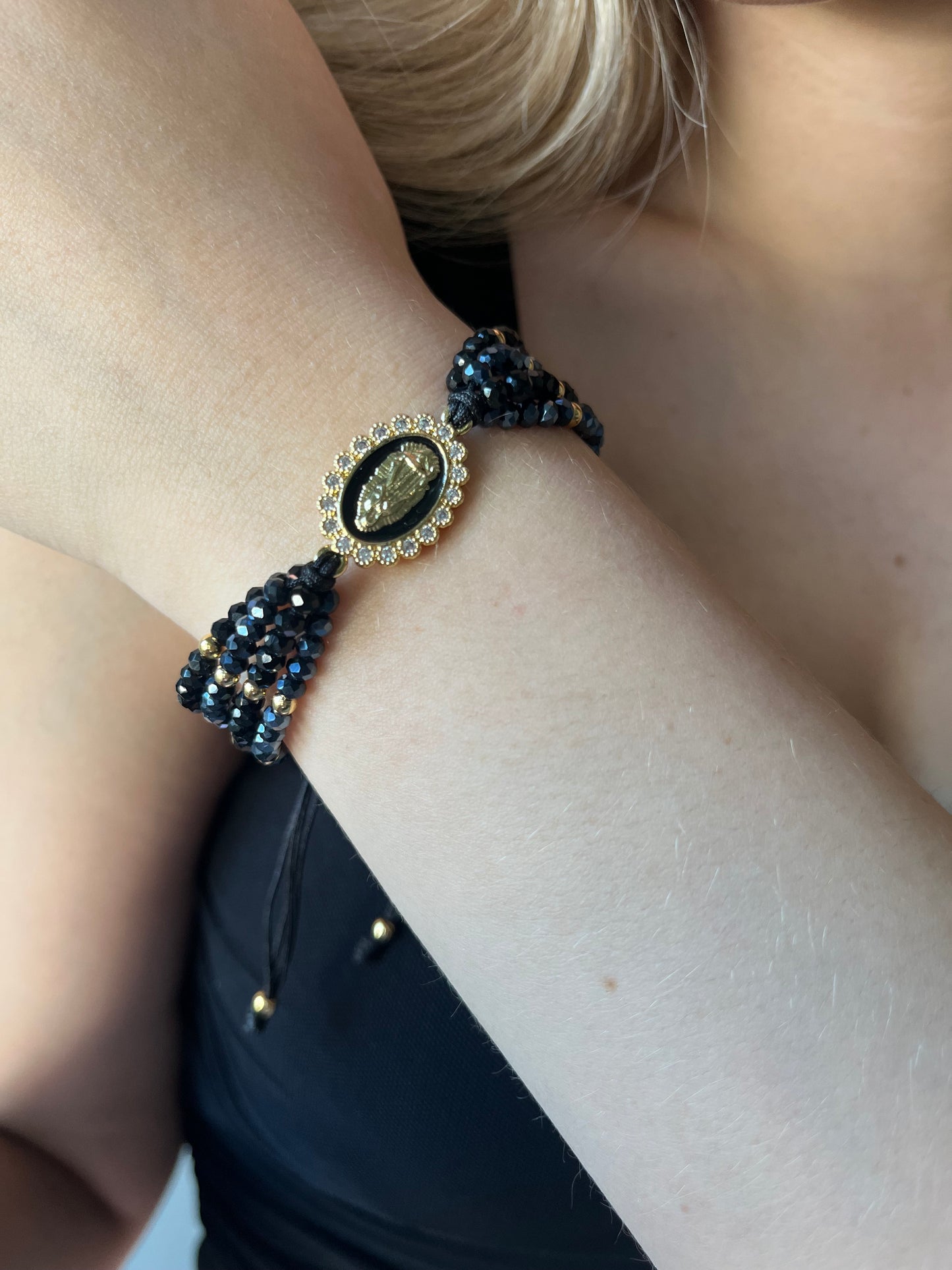 Pulseras de mostacilla con la Virgen de Guadalupe