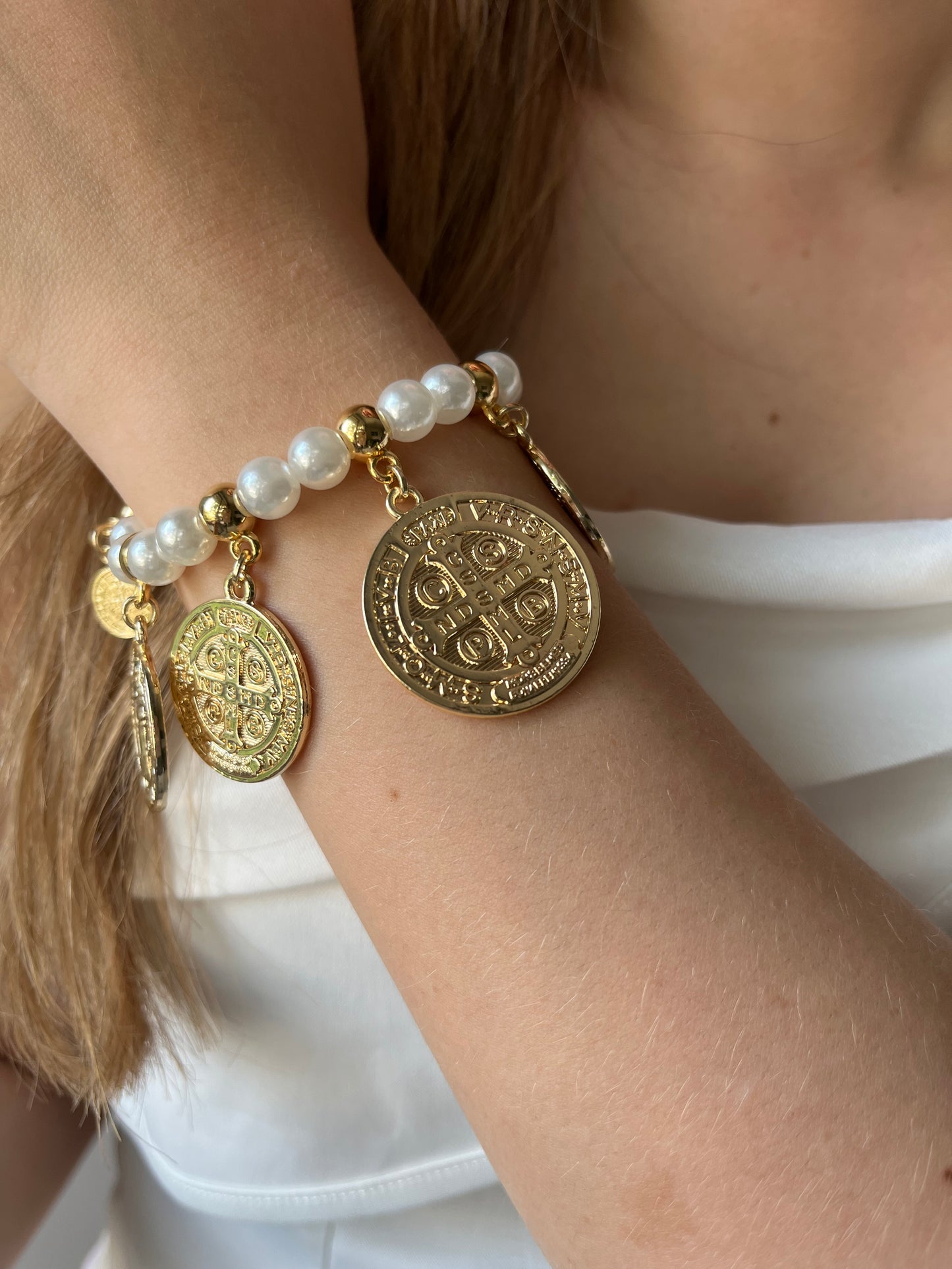Pulsera Religiosa con perlas San Benito