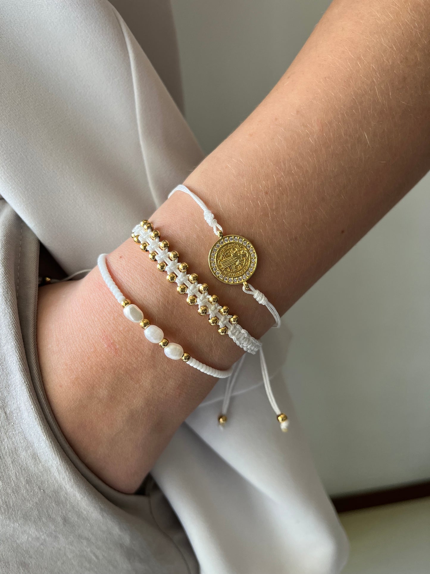 Pulsera triple de San Benito