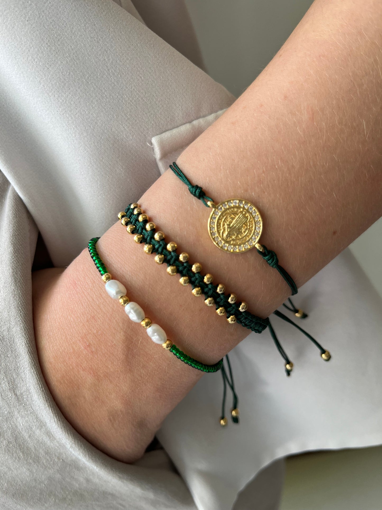 Pulsera triple de San Benito