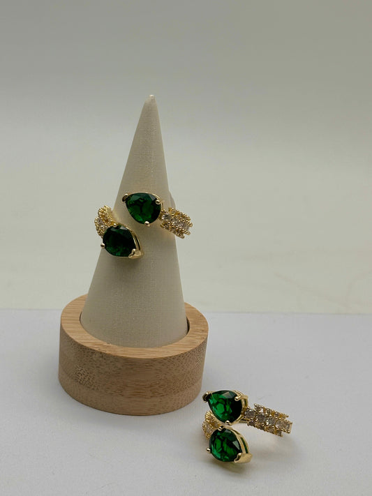 Anillo con Piedra Verde