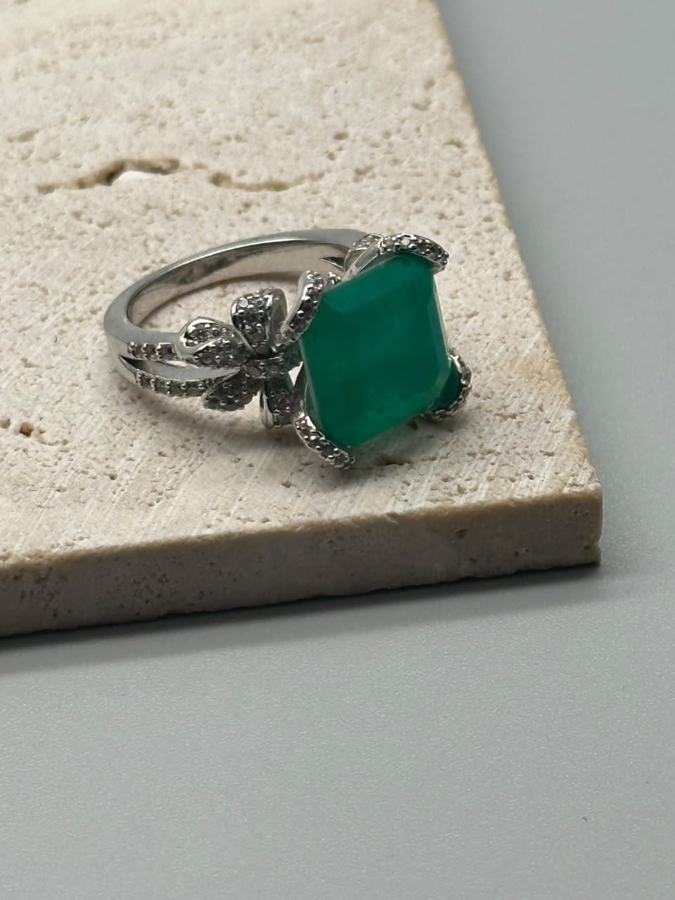 Anillo Minas Gerais Esmeralda Silver