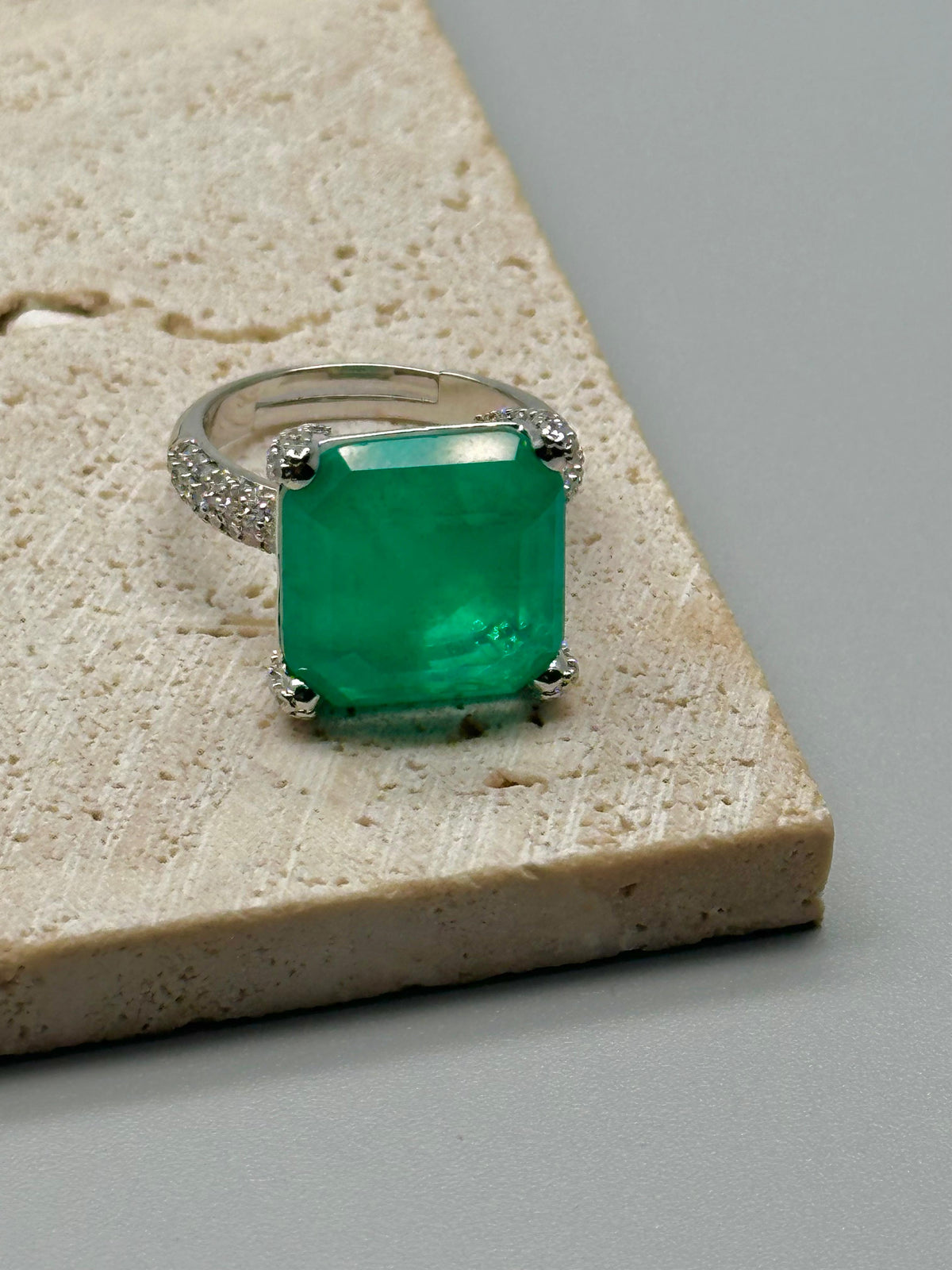 Anillo Cuadrado Esmeralda Silver