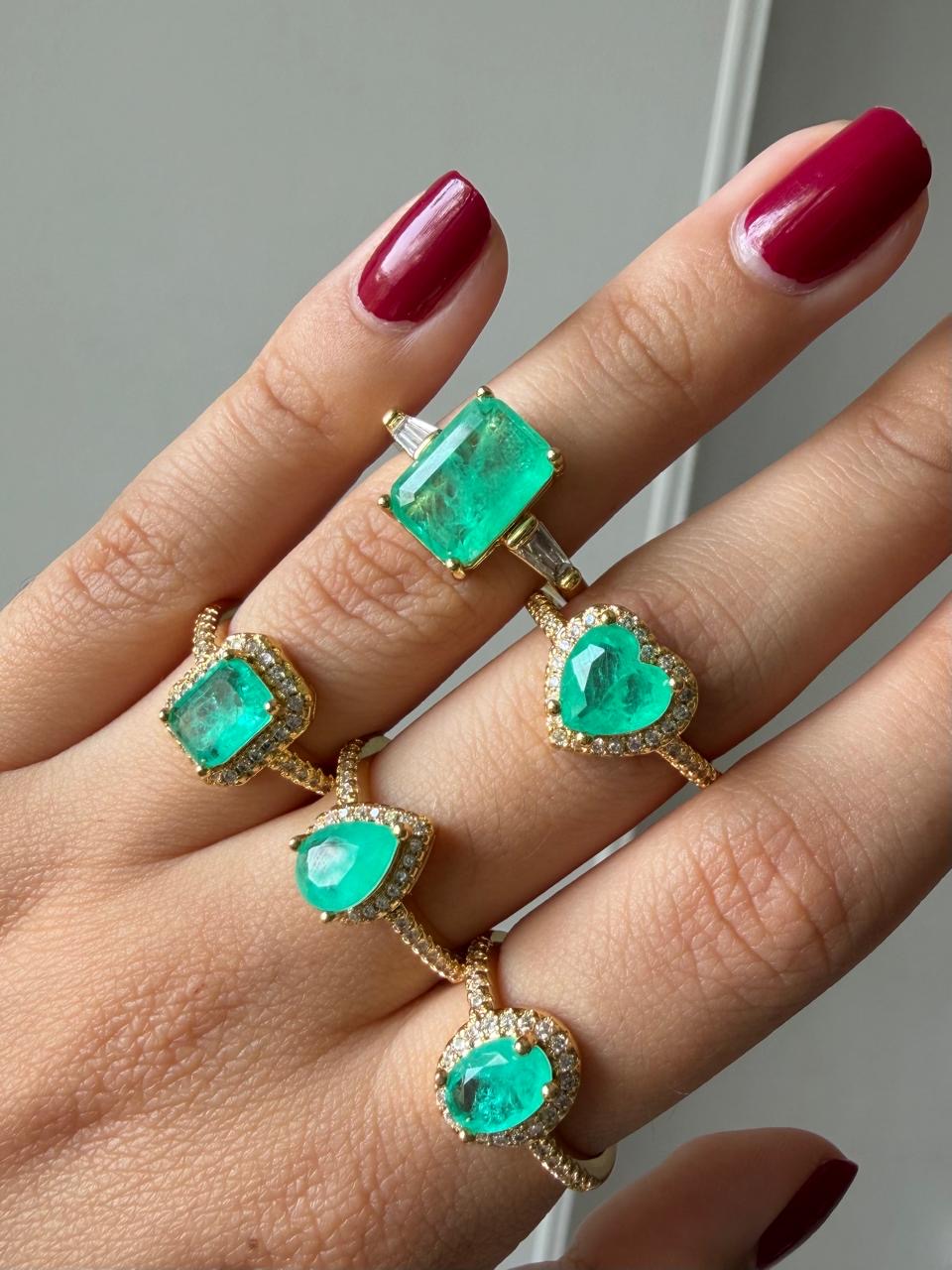 Anillo con esmeralda de laboratorio Cuadrado con Circones
