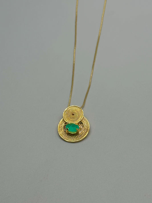Dije en filigrana con Esmeralda de Laboratorio
