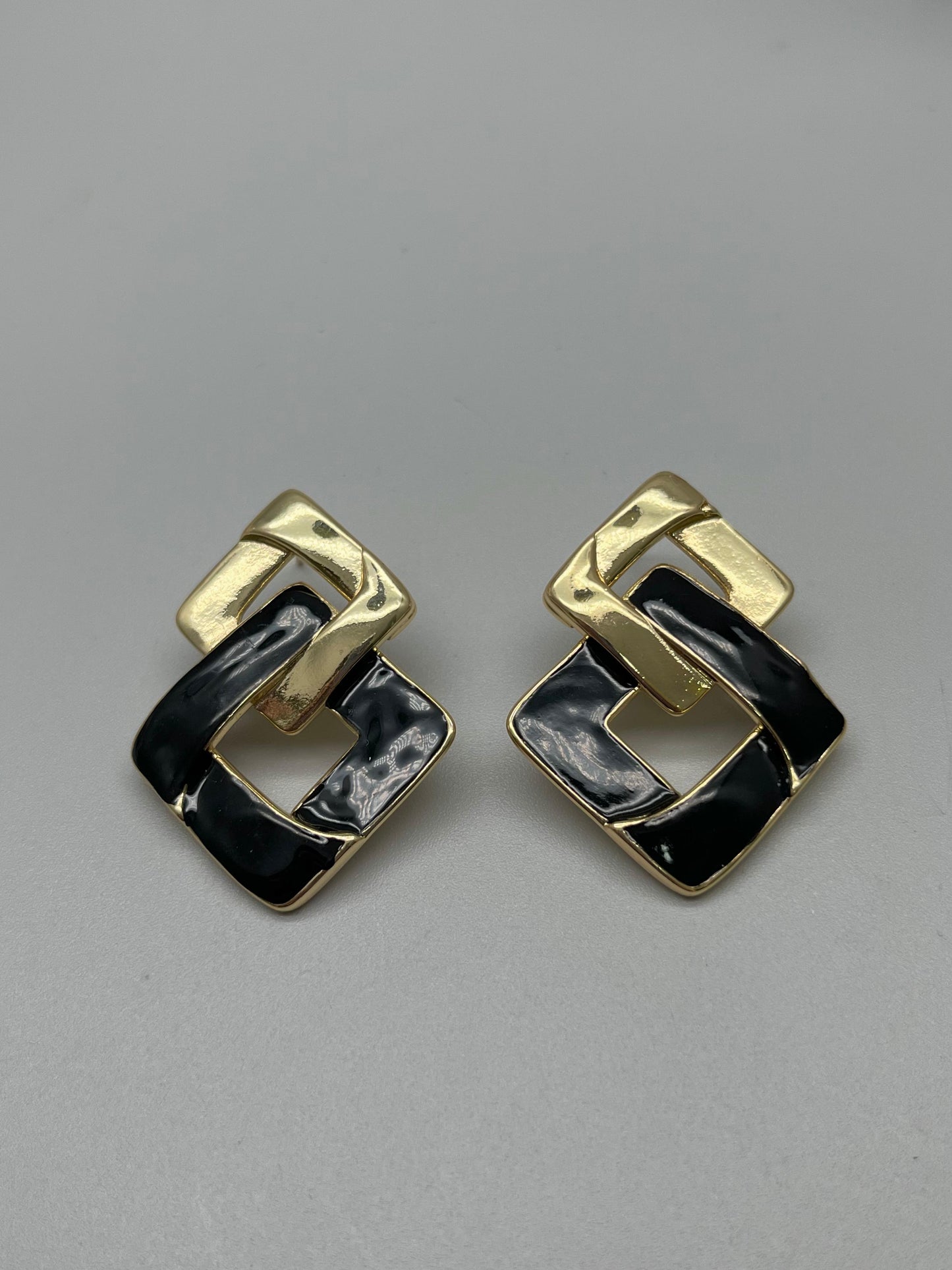 Aretes esmaltados
