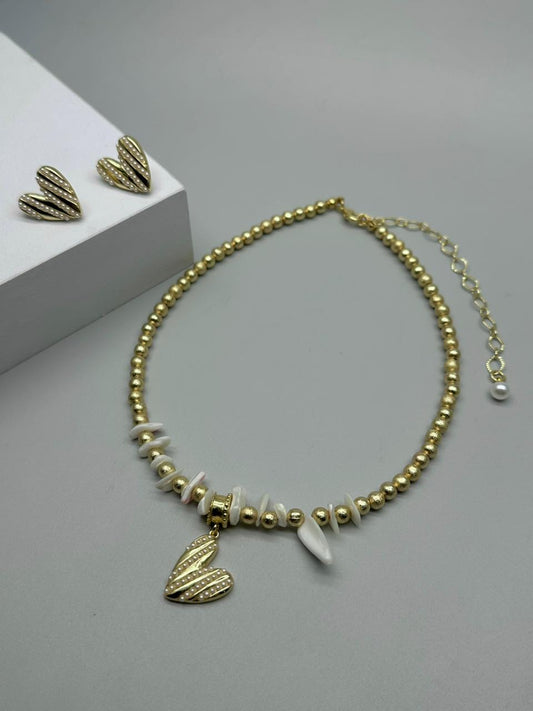 Cadena con varios dijes