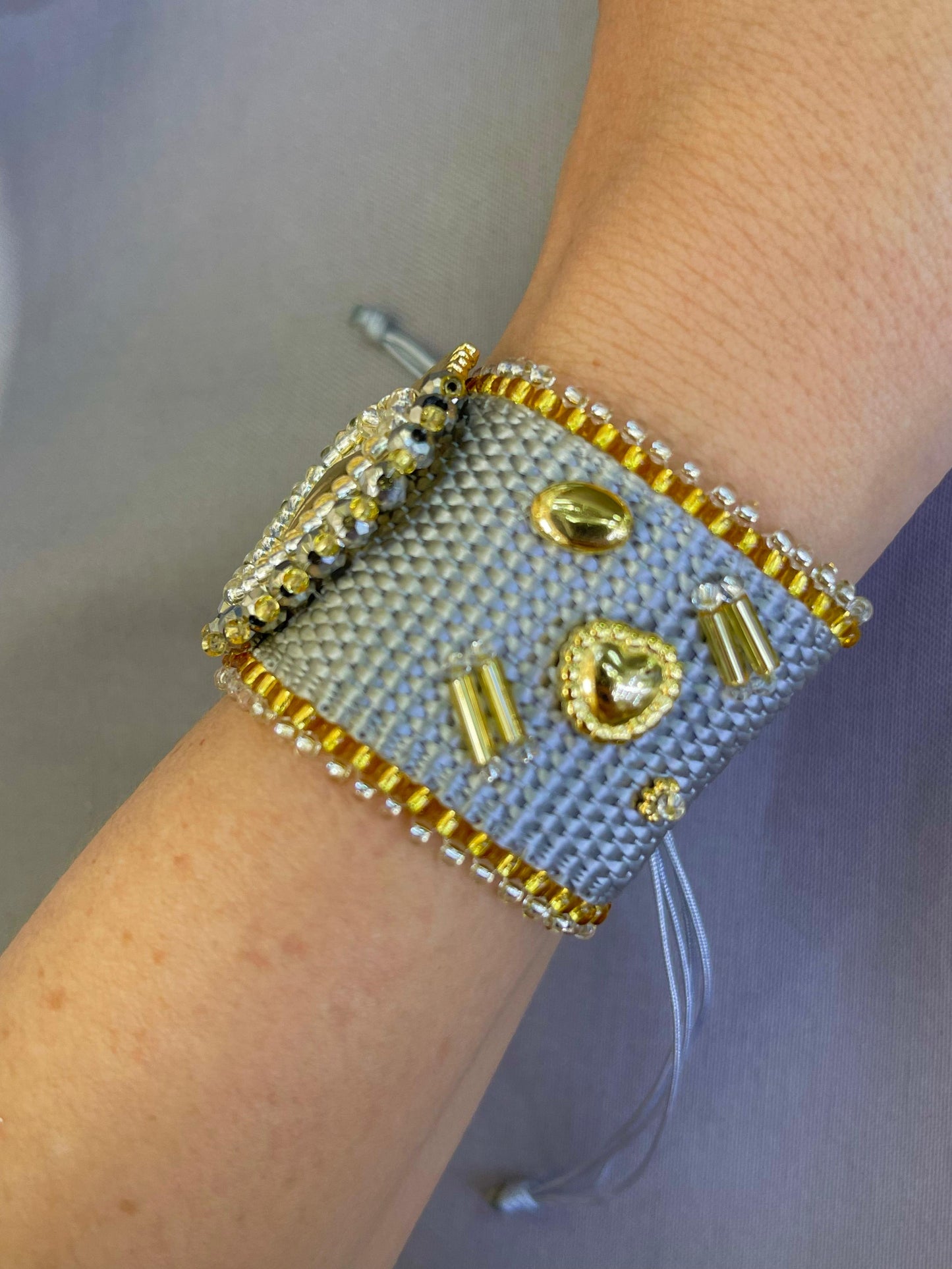 Pulseras del sagrado corazón de Jesús en crochet & cristal
