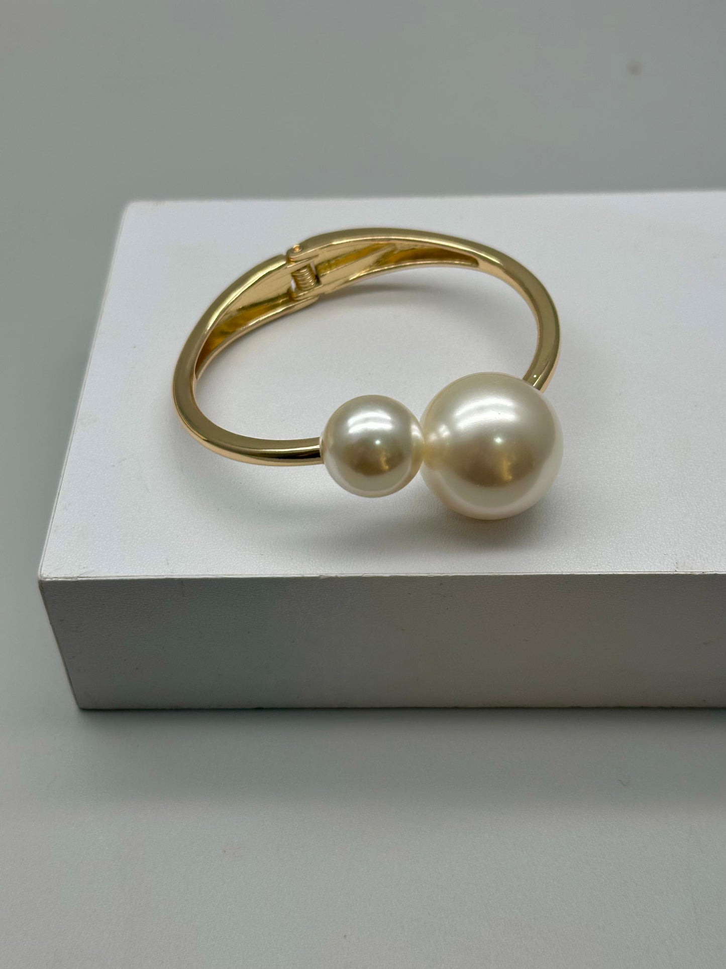 Brazalete con perlas